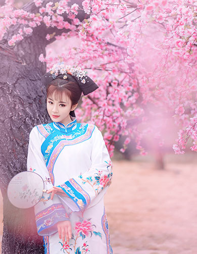 《芳菲》