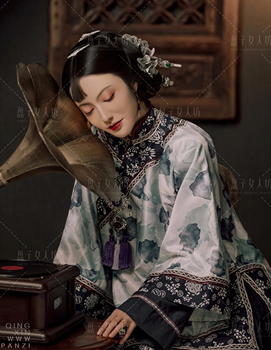 《卿心》